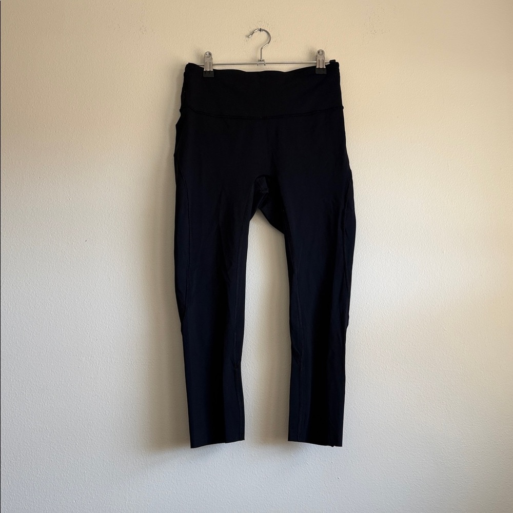 Lululemon run the day crop 17”